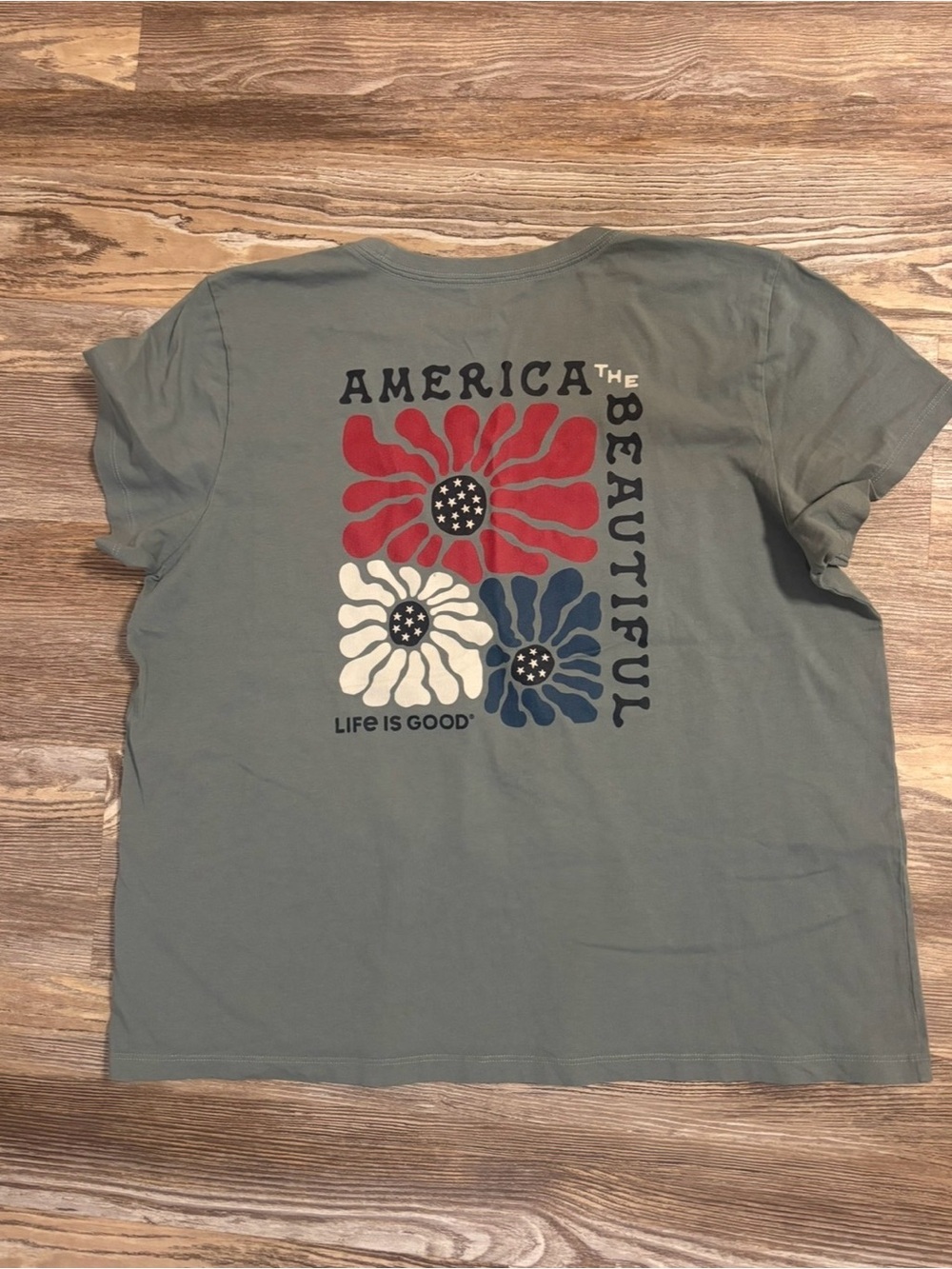 Women's "America The Beautiful" Life is Good Crusher Tee - XL